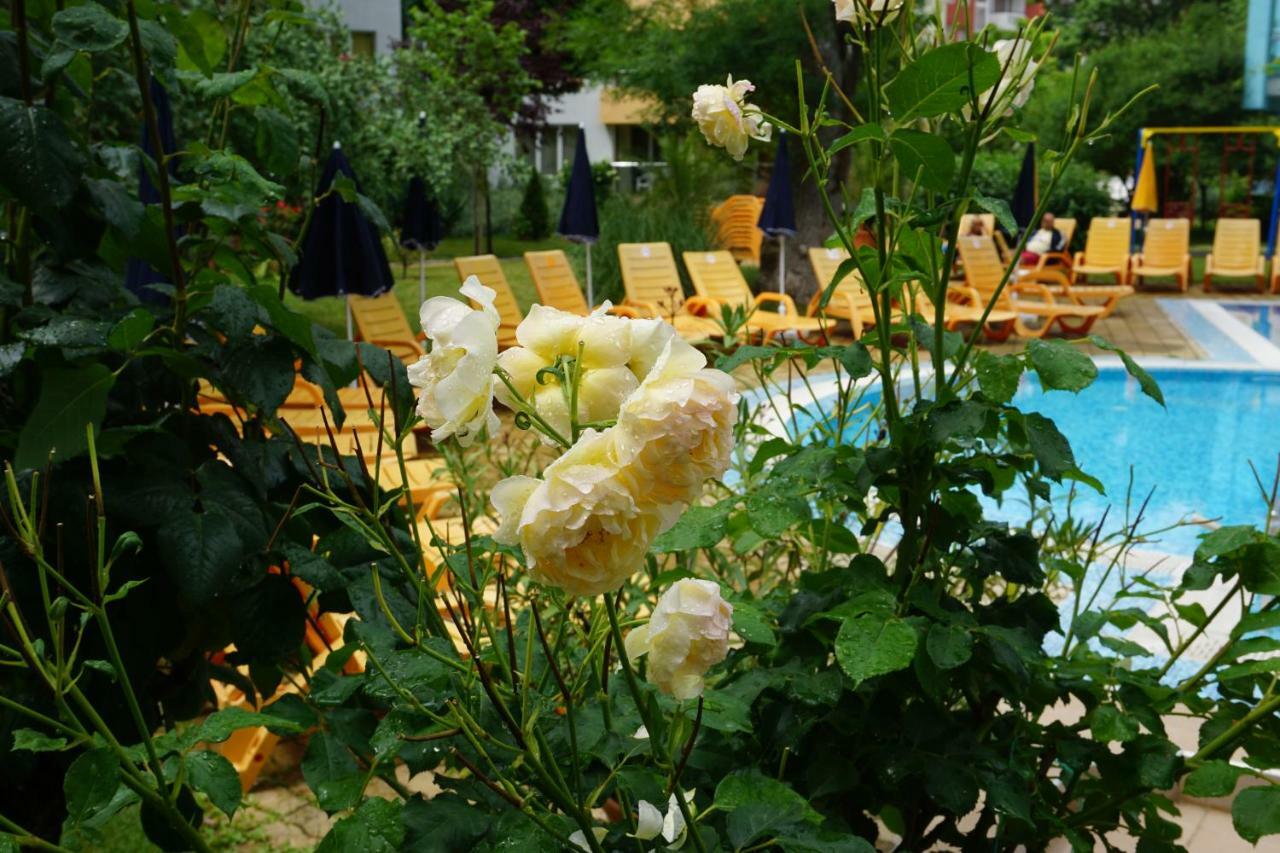 Mng Holiday Yassen Apartments Napospart Kültér fotó